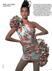 5a8099a05fc8a_VOGUEItaliaMarch1988fantasianelsuoinconfondibilestilestevenklein04.thumb.jpg.7e8f82a6dc4cae7c77ec2d2dd7d89ff2.jpg