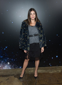 Julia+Restoin+Roitfeld+Zadig+Voltaire+Backstage+G_Ut8zWjLsOx.jpg