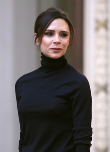 Victoria+Beckham+Runway+February+2018+New+qxo7TJrxWt3x.jpg