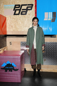 Caroline+Issa+Prada+Arrivals+Front+Row+Milan+vRtrSkb31_Sx.jpg