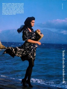 5a835451d5490_VOGUEITALIAAPRIL1987albertwatsonvestitodisetachescivolaesvela06.thumb.jpg.4c2f6f821df72a172710dcbc536f0f7c.jpg