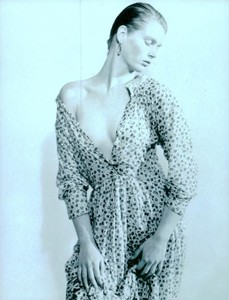 5a835550c63dd_VOGUEITALIAAPRIL1987lancestaedlerchemisierstampatoamabileprincesse07.thumb.jpg.67268ce61b8c567db913564f4b615174.jpg