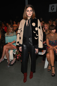 Olivia+Palermo+Naeem+Khan+Front+Row+February+h4f1d_87hrtx.jpg