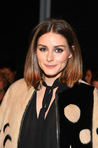 Olivia+Palermo+Naeem+Khan+Front+Row+February+h6C3W2orJLnx.jpg