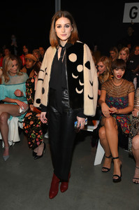 Olivia+Palermo+Naeem+Khan+Front+Row+February+WXfR7nXJnTPx.jpg