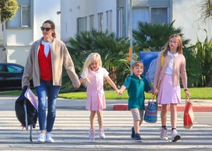 Jennifer+Garner+out+and+about+6WoKyUTb3sKx.jpg