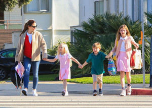 Jennifer+Garner+out+and+about+rJldpc13Esox.jpg