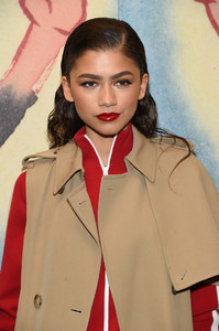 Zendaya+Coleman+Michael+Kors+Collection+Fall+-f3vrRpZlx2x.jpg