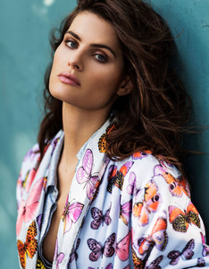 Elle Italia March 2018 6.jpg