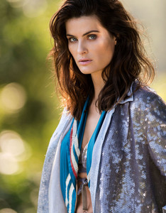 Elle Italia March 2018 8.jpg