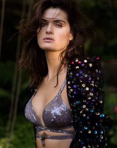 Elle Italia March 2018 10.jpg