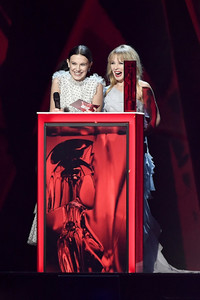 Kylie+Minogue+BRIT+Awards+2018+Show+vCrtGrOt84Jx.jpg