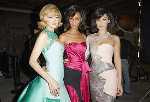 Joan+Smalls+Moschino+Backstage+Milan+Fashion+FUpAFZCaBU8x.jpg