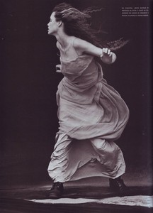 9Vogue_Italia_May_1999_A_windy_summer_by_Peter_Li (1).jpg
