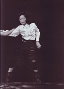5a8ed7bbed8a9_18Vogue_Italia_May_1999_A_windy_summer_by_Peter_Li(1).thumb.jpg.6f49cc6993e8cd213e5d0fc3075c6f2c.jpg