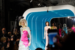 5a8f3bd096ac0_moschino-atm-rf18-5565(1).thumb.jpg.40ff949d787fa42d39424a9be76f1b9a.jpg