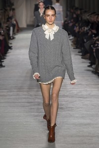 Emm Arruda Philosophy di Lorenzo Serafini Fall 2018 RTW MFW.jpg