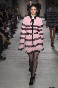 Alexandra Micu Philosophy di Lorenzo Serafini Fall 2018 RTW MFW.jpg