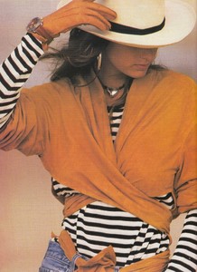 5a927fa5a3448_ELLEFrance24thJuly1989VariationsMarinesMarcHispard1.thumb.jpg.43fdd318619e1491dbfcc1983e0ada8f.jpg