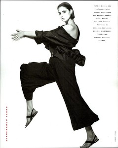 5a929868f2f26_VOGUEITALIAFEBRUARY1989ImprevedibileAlbertWatson2.thumb.jpg.8f095a9a14a33618a8dc886917b96b1f.jpg