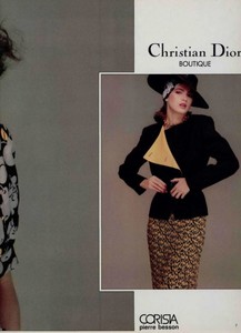 5a95561763677_ChristianDior198006.thumb.jpg.e8adece407148875124d799f3fad2e84.jpg