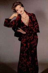 5a9689c500a81_Chanel198104.thumb.jpg.198e3664d8fb9b0ec7e66426b9d5baa0.jpg