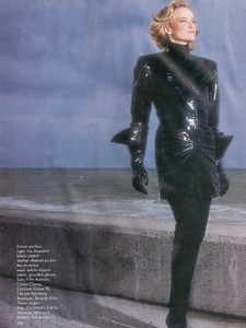 Bourdin_Vogue_US_December_1986_01.thumb.jpg.55ed597e2f86f44e54544ead425ba5e6.jpg