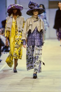 COMME-DES-GARCONS-SPRING-1992-RTW-38-BEVERLY-PEELE-CN10044210.thumb.jpg.00bfd25e3ed82ea59241d45c76005bee.jpg