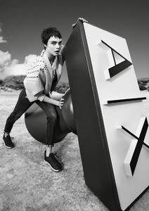 Cara-Delevingne-Armani-Exchange-Spring-2018-Campaign01.thumb.jpg.229e80f5ae266f2753d5904ebe76e9d1.jpg