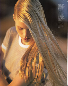 ElleRu0898KpacoTa09.thumb.jpg.a14b5fff61b3c8fe4dc1abb1c67b87f5.jpg