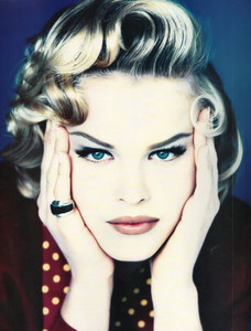 ElleTopModelDeno2Welcome02.thumb.jpg.f994ef5a84409bcd692cad2e0cbebdd5.jpg