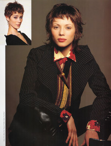 ElleTopModelDeno2Welcome06.thumb.jpg.bd80a32850f03ee66574f5379c854a19.jpg