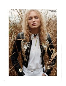Glamour_-_Mars_2018-17.jpg