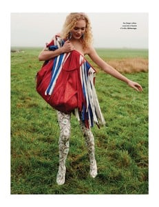 Glamour_-_Mars_2018-19.jpg
