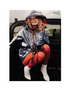 Glamour_-_Mars_2018-25.jpg