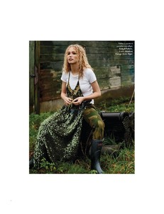 Glamour_-_Mars_2018-28.jpg