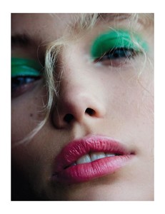 Glamour_-_Mars_2018-31.jpg