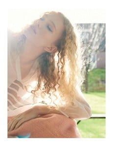 Glamour_-_Mars_2018-36.jpg