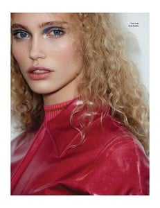 Glamour_-_Mars_2018-38.jpg