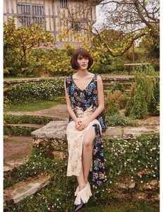 Harper_s_Bazaar_UK__March_2018-16.jpg