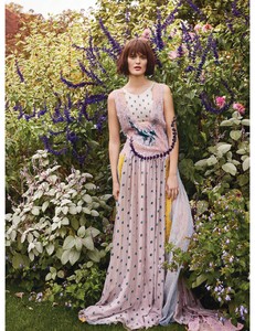 Harper_s_Bazaar_UK__March_2018-17.jpg