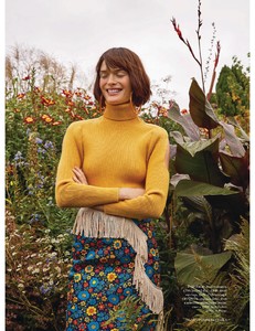 Harper_s_Bazaar_UK__March_2018-5.jpg