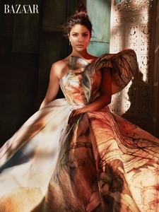 Harpers-Bazaar-Vietnam-March-2018-Priyanka-Chopra-1-2.thumb.jpg.e92b7337e167983c108b930f0976b616.jpg