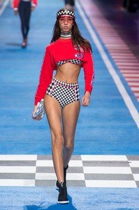 Hilfiger-RS18-1842-2.thumb.jpg.e5ff2f36d937ff0244aed538e4af9cbb.jpg