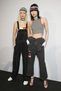 Hilfiger-bks-V-RS18-6601.thumb.jpg.e5a2c52bdca5fe9fa3bd01176f926fce.jpg