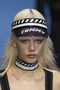 Hilfiger-clpa-RS18-2225.thumb.jpg.433ef582eaf1a16993f6e02b8490a936.jpg