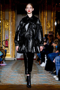 Huishan-Zhang-RTW-FW18-London-4711-1518974726-bigthumb.jpg