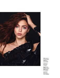 Jena-Goldsack-Beauty03.thumb.jpg.f90b3db110e85f04abab68f6fd567eae.jpg