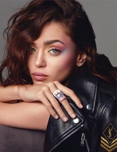 Jena-Goldsack-Beauty04.thumb.jpg.0ee253b5b8d9458f13ec1c66e68da5fc.jpg