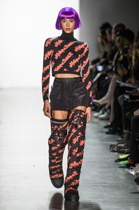 Jeremy-Scott-RF18-0154.thumb.jpg.69b0e6a4c3155c4cf970253c62f7f489.jpg